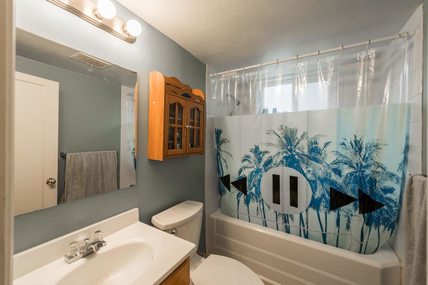 More Photos Of 2525-2527 S University Blvd, Denver Apartments For Sale