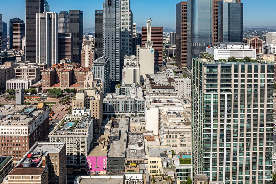 More Photos Of 425 S Broadway, Los Angeles General Retail For Sale