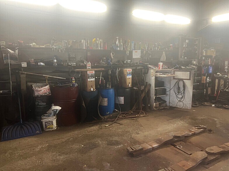 More Photos Of 98 Van Schaick Ave, Cohoes Specialty For Sale