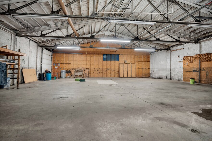 More Photos Of 1180 S Cameron St, Harrisburg Light Manufacturing For Sale