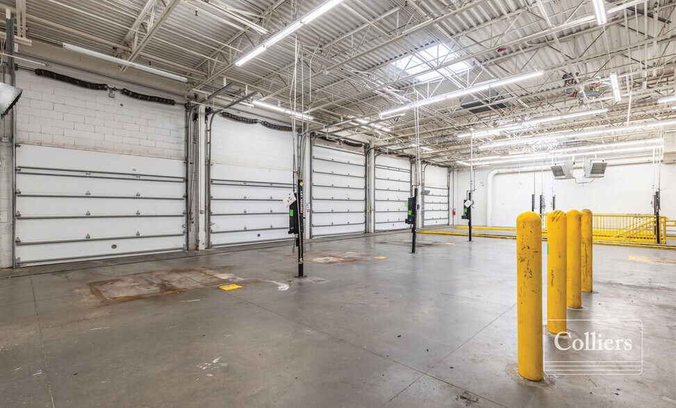 More Photos Of 1326 Bush River Rd, Columbia Freestanding For Lease