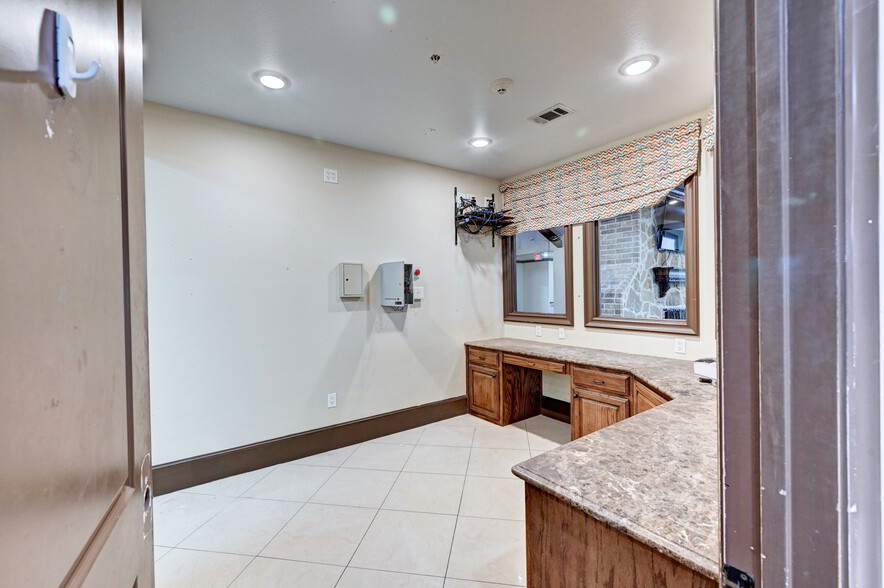 More Photos Of 9922 Grant Rd, Houston Healthcare For Sale