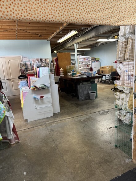 More Photos Of 1122-1128 Eureka Rd, Wyandotte Storefront Retail Office For Sale