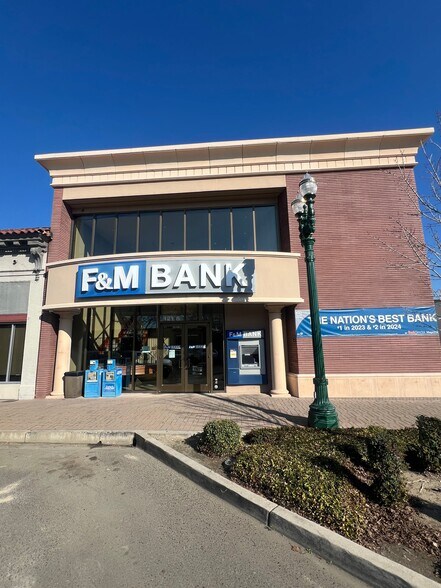 More Photos Of 121 S Center St, Turlock Office For Lease