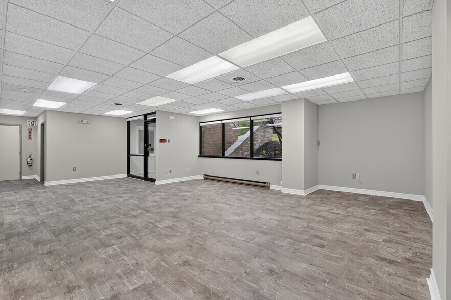 More Photos Of 728 Springdale Dr, Exton Office For Sale