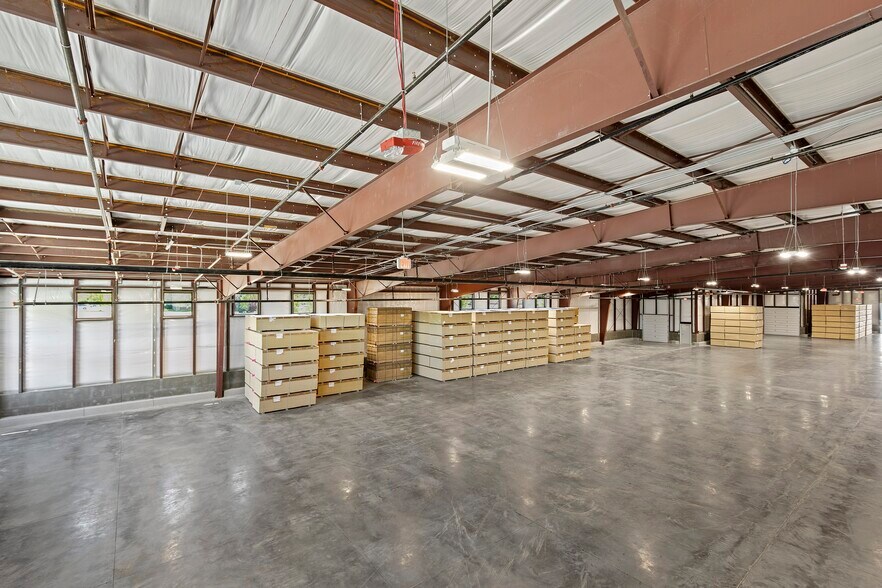 More Photos Of 335 S Locust Grove Rd, Meridian Manufacturing For Sale