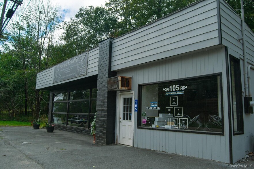 More Photos Of 107 Jefferson St, Monticello Storefront Retail Residential For Sale