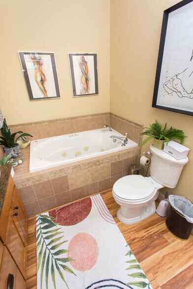 More Photos Of 45 S 9th Ave, Pensacola Office Residential For Sale
