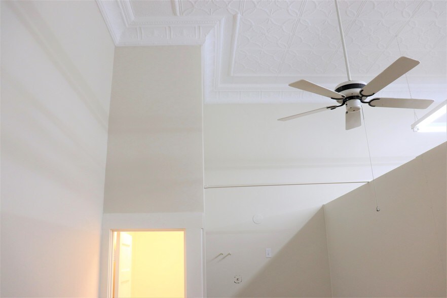 More Photos Of 108 S 10th St, Santa Paula Storefront Retail Residential For Lease