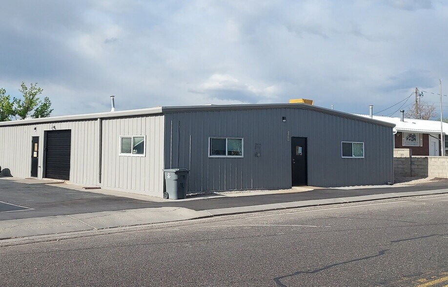 Primary Photo Of 1655 W Maple St, Mapleton Warehouse For Lease