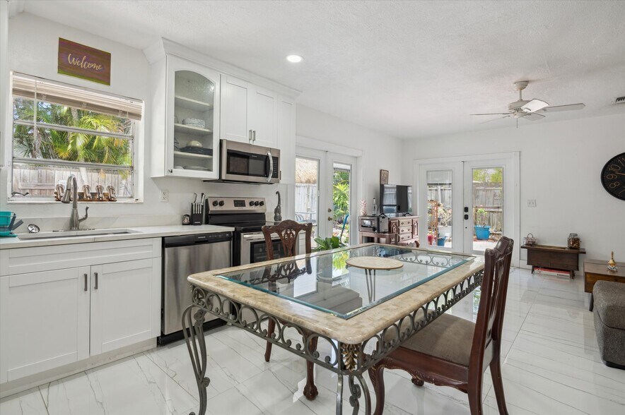 More Photos Of 1715 SW 21st St, Fort Lauderdale Multifamily For Sale