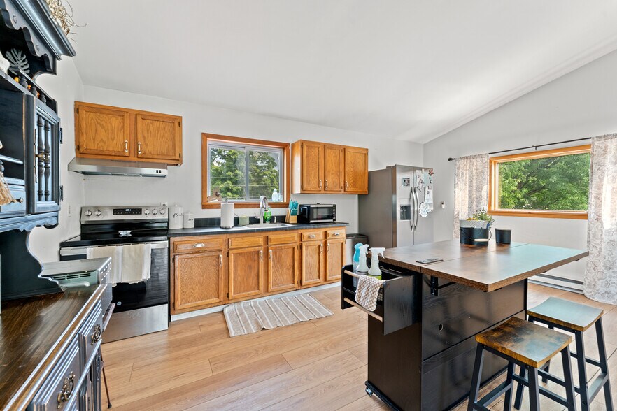More Photos Of 2582 State Highway 7, Bainbridge Restaurant For Sale
