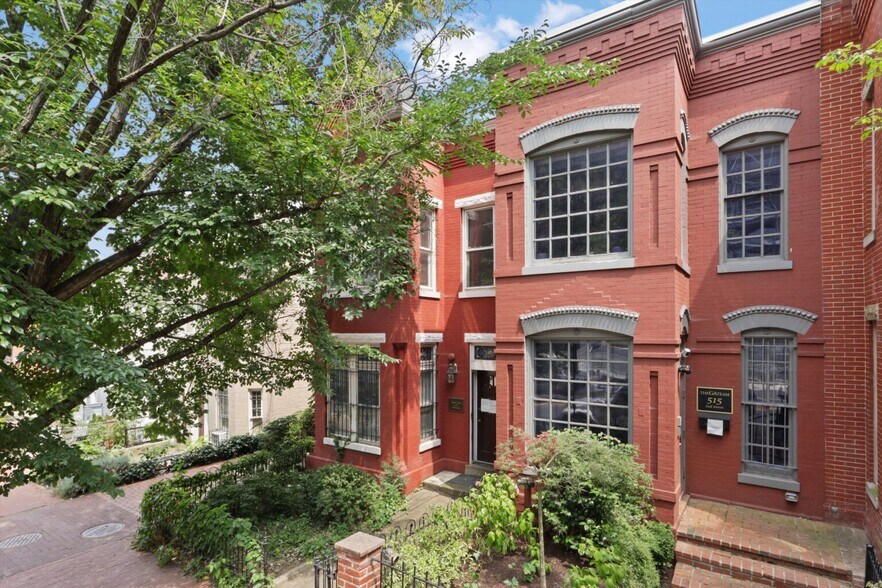 More Photos Of 517 2nd St NE, Washington Office Residential For Sale