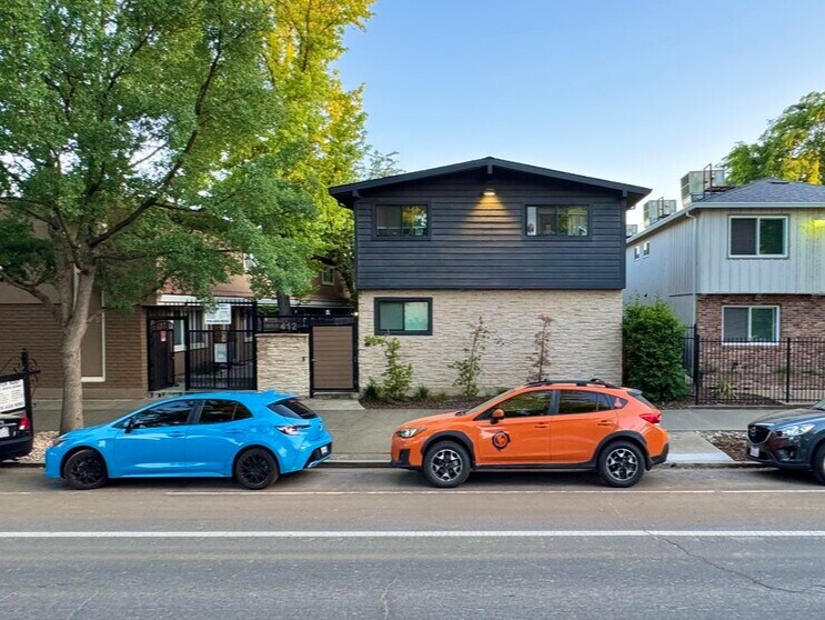 More Photos Of 2412 Q St, Sacramento Apartments For Sale