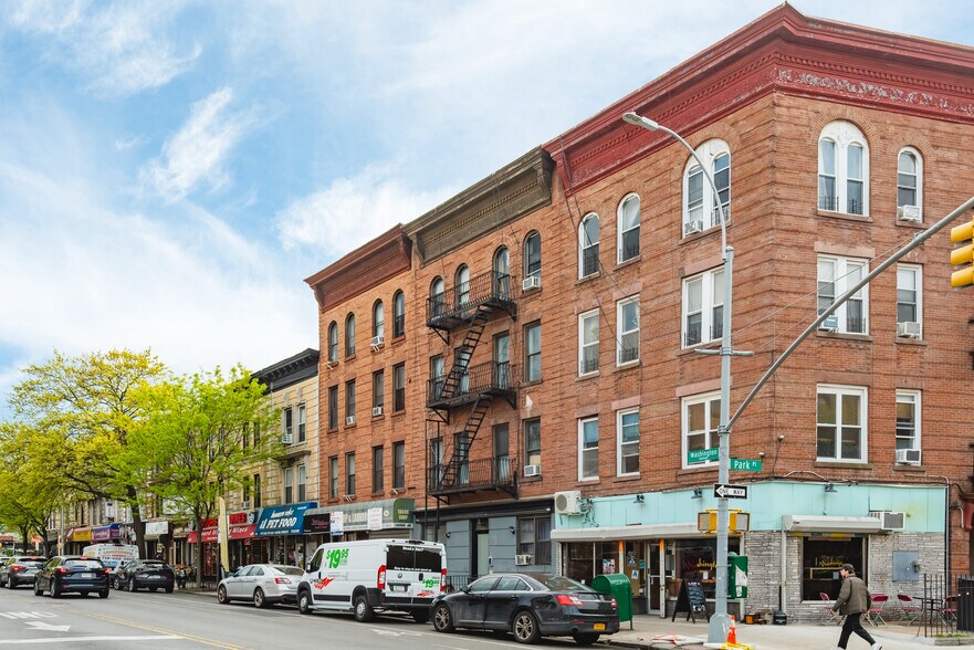 More Photos Of 750 Washington Ave, Brooklyn Apartments For Sale