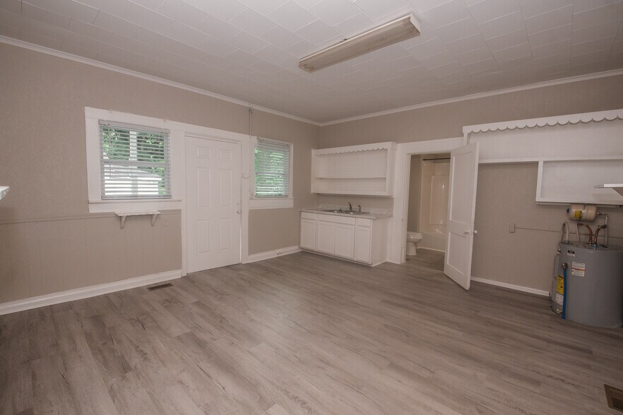 More Photos Of 707 W Phifer St, Monroe Apartments For Sale