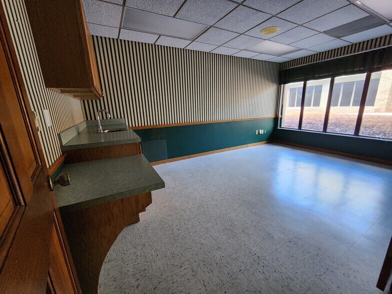 More Photos Of 5327 Commercial Way, Spring Hill Office For Sale