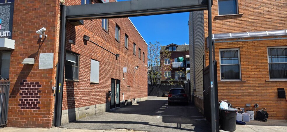 More Photos Of 1333 60th St, Brooklyn Office For Sale