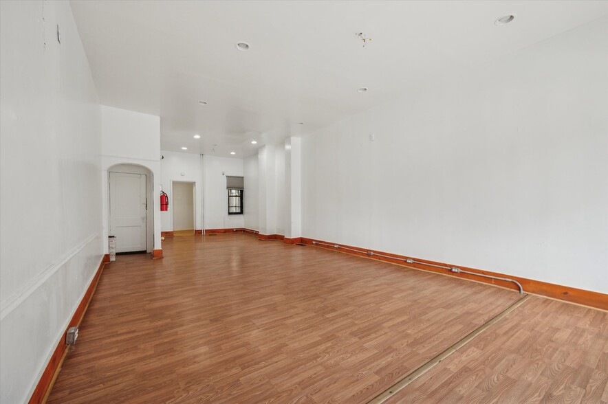 More Photos Of 2838 N 22nd St, Philadelphia General Retail For Sale