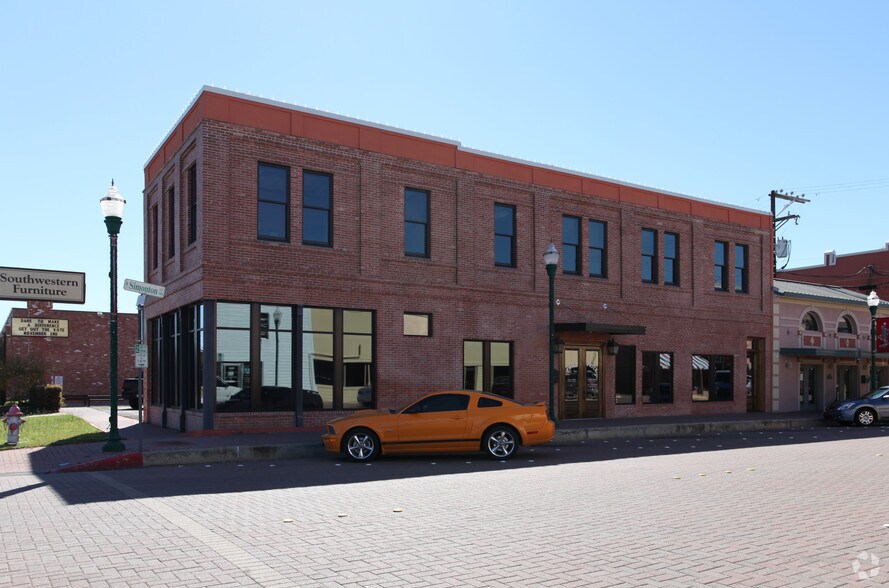 Primary Photo Of 101 Simonton St, Conroe Loft Creative Space For Lease