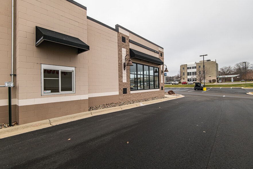 More Photos Of 221 28th St SE, Rochester Unknown For Lease