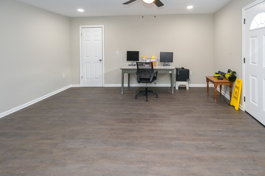 More Photos Of 9582 Heart of Dixie hwy, Arab Self Storage For Sale