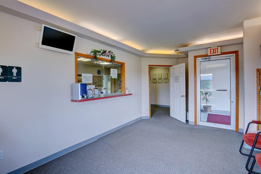 More Photos Of 1980 Pa-54 Hwy, Montgomery Office For Sale