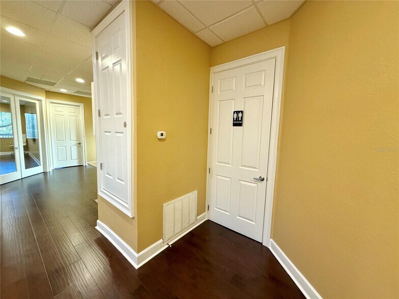 More Photos Of 1402 W Fletcher Ave, Tampa Coworking Space