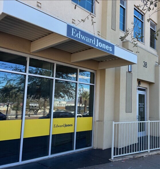 More Photos Of 38 Water St, Henderson Medical For Lease