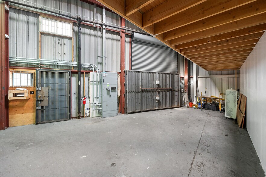 More Photos Of 57 Loomis St, San Francisco Warehouse For Lease