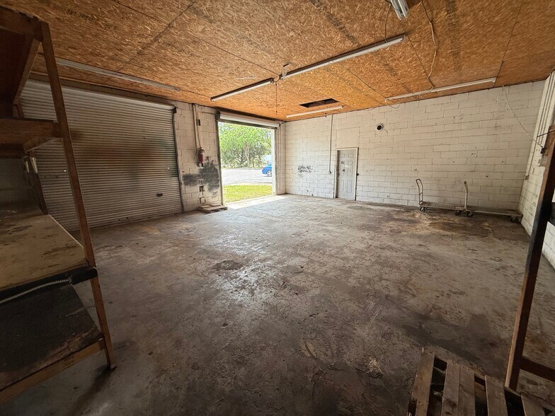 More Photos Of 850500 Us-17, Yulee Auto Repair For Lease