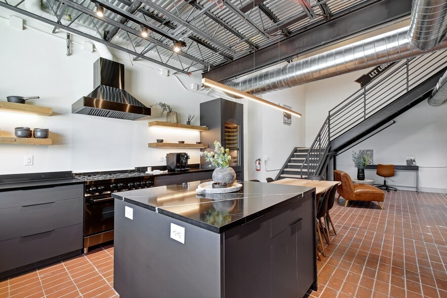 More Photos Of 215 Coca Cola Pl, San Antonio Apartments For Lease