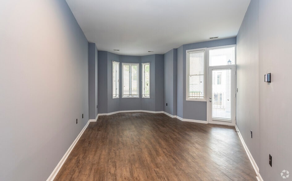 More Photos Of 900 Cathedral St, Baltimore Apartments For Lease