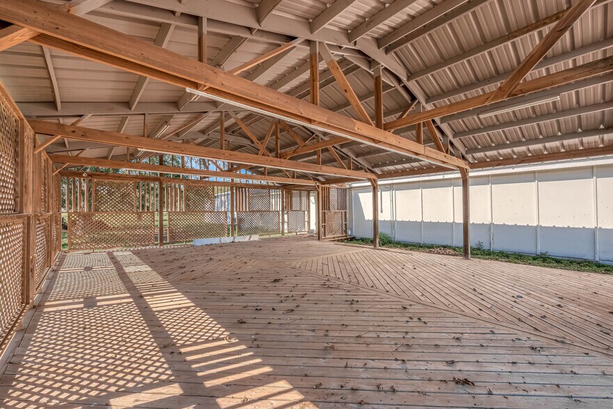 More Photos Of 1238 FM 521 Rd, Brazoria Freestanding For Sale