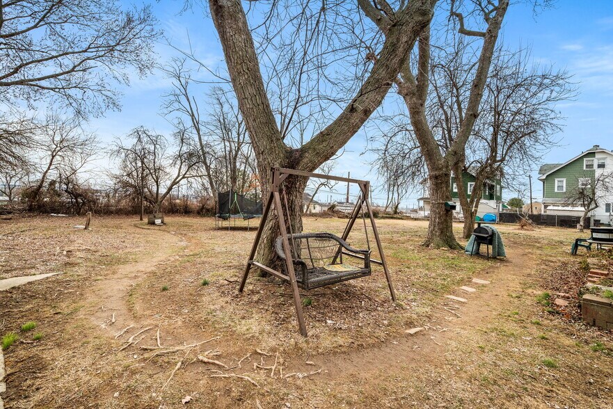 More Photos Of 217 White Ave, Linwood Apartments For Sale