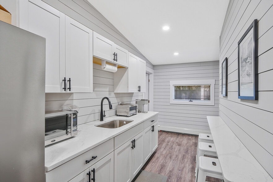 More Photos Of 14-18 Third E Ldl St, Patchogue Flex For Sale