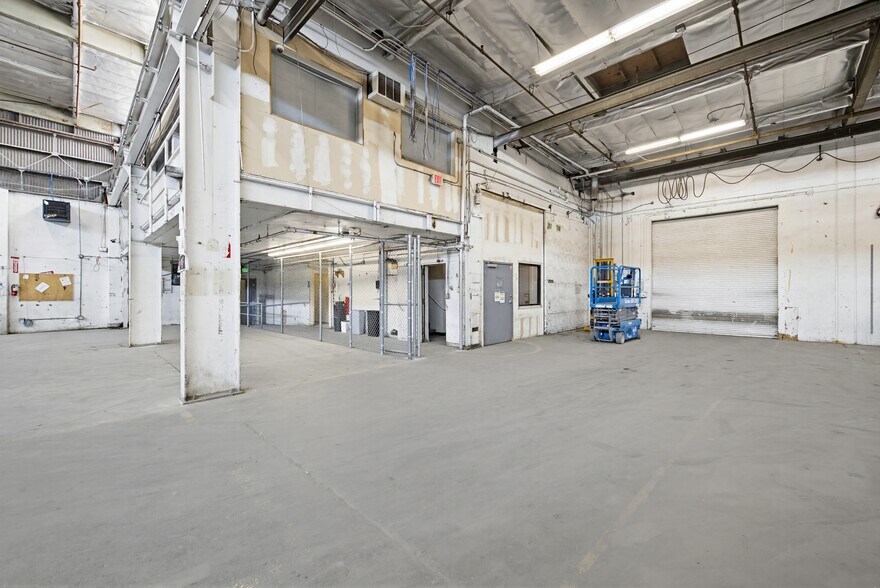 More Photos Of 15001 S Figueroa St, Gardena Distribution For Lease