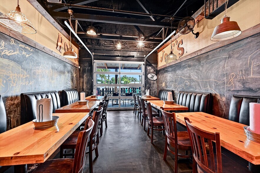 More Photos Of 301 N 1st St, Madill Restaurant For Sale
