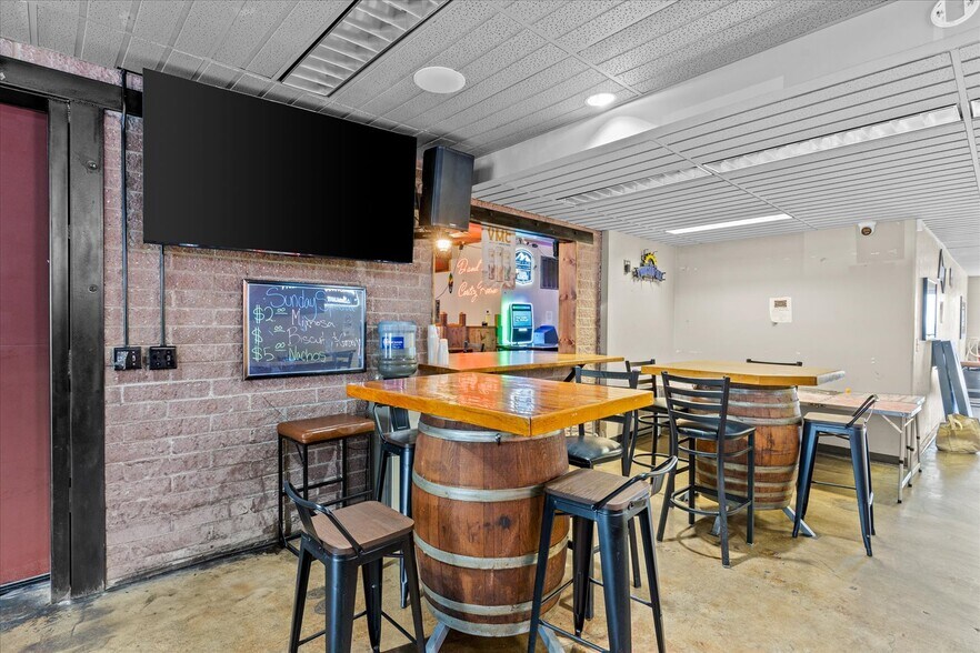 More Photos Of 315 5th St, Marysville Loft Creative Space For Sale