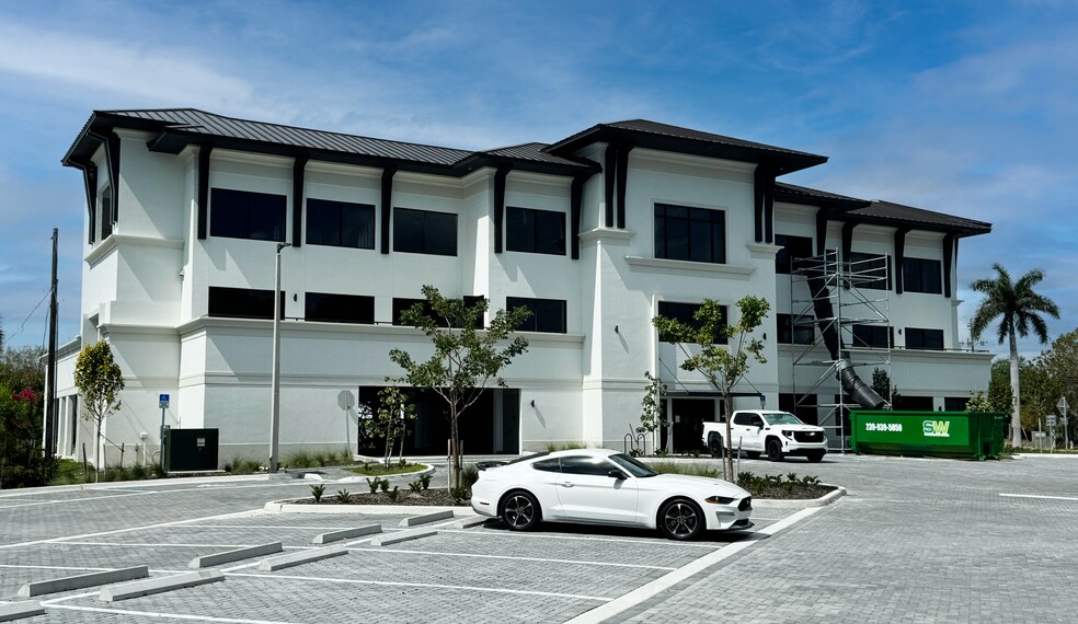 More Photos Of 3080 Tamiami Trl E, Naples Coworking Space