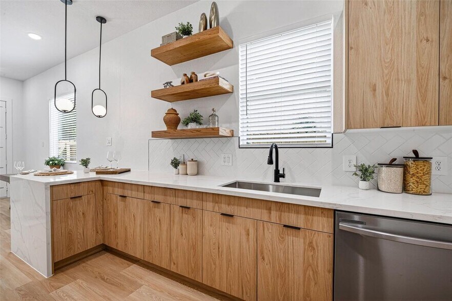 More Photos Of 7840 Nashville Unit A/B Street, Houston Apartments For Sale
