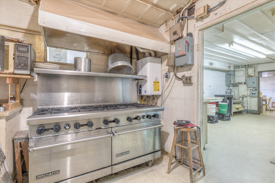 More Photos Of 29301 Hwy 82 Hwy, Park Hill Restaurant For Sale