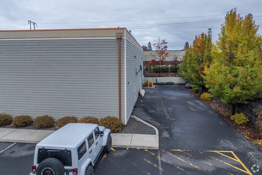 More Photos Of 6501 N Cedar Rd, Spokane Storefront For Lease
