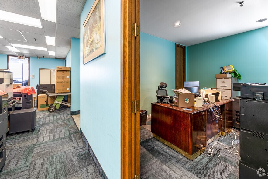 More Photos Of 215 Carlingview Dr, Toronto Light Distribution For Lease