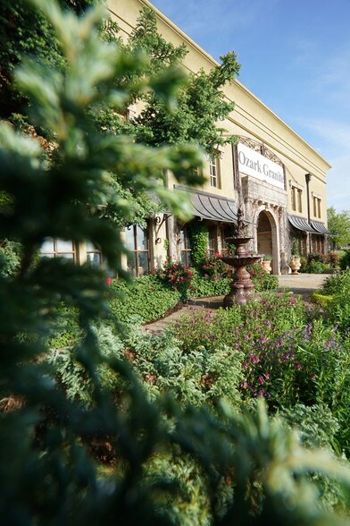 More Photos Of 6001 N 21st St, Ozark General Retail For Sale