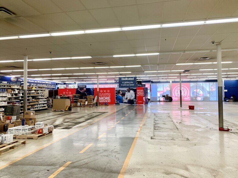 More Photos Of 1100 Behrman Hwy, Gretna General Retail For Lease