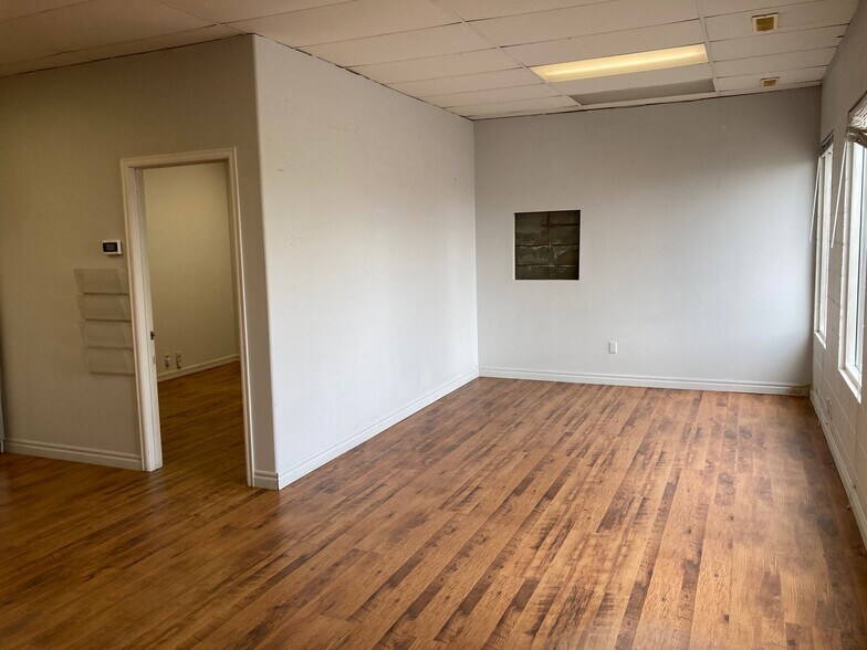 More Photos Of 4213 16A St SE, Calgary Warehouse For Sale