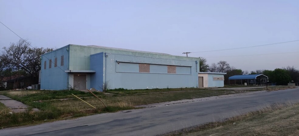 More Photos Of 110 S Driftwood Ave, Marietta Warehouse For Lease