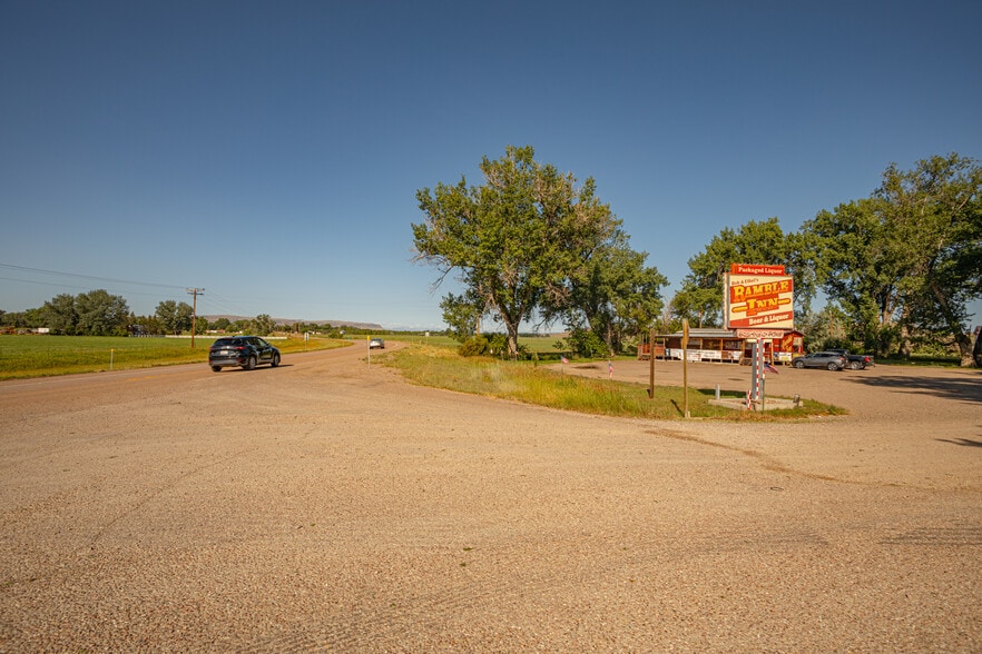 More Photos Of 13899 MT HIGHWAY 200 Hwy, Sun River Bar For Sale