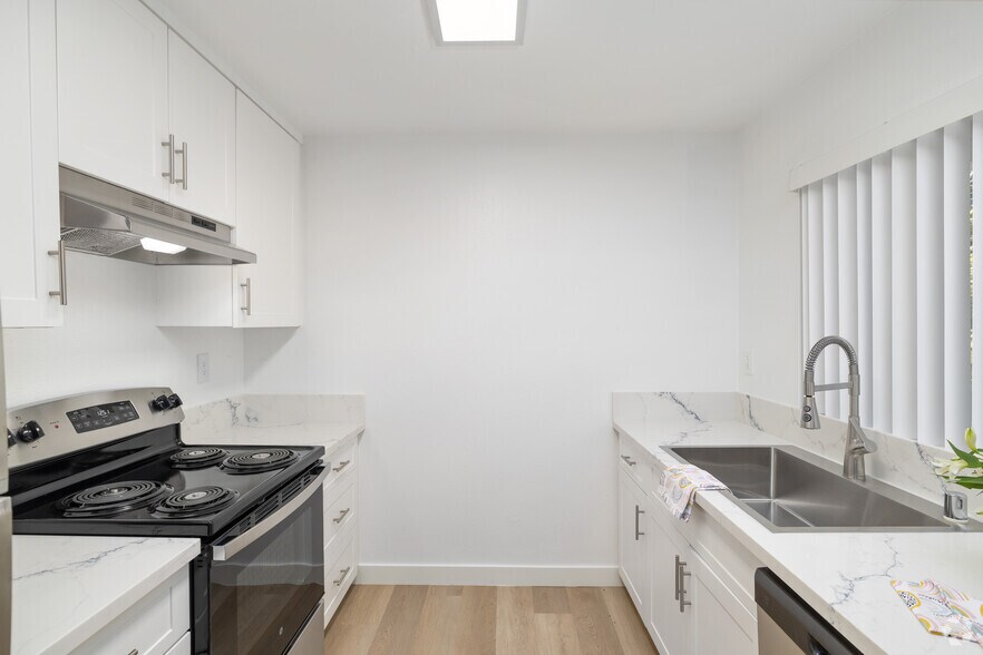 More Photos Of 9360 Creekside Ct, Santee Apartments For Sale